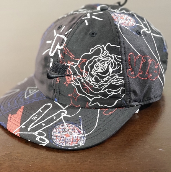 Nike Heritage 86 DOODLES Womens Adjustable Cap Hat - Picture 3 of 15